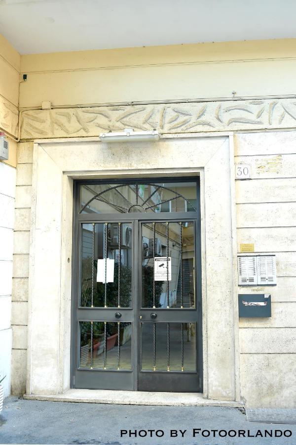 Casa Vacanza La Signorina Rome Bagian luar foto